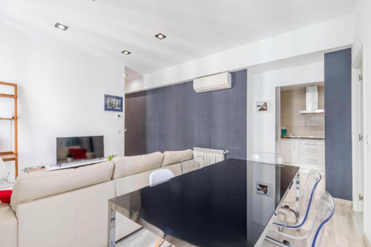 Spacious Flat Puerta Del Sol Madrid Exterior photo